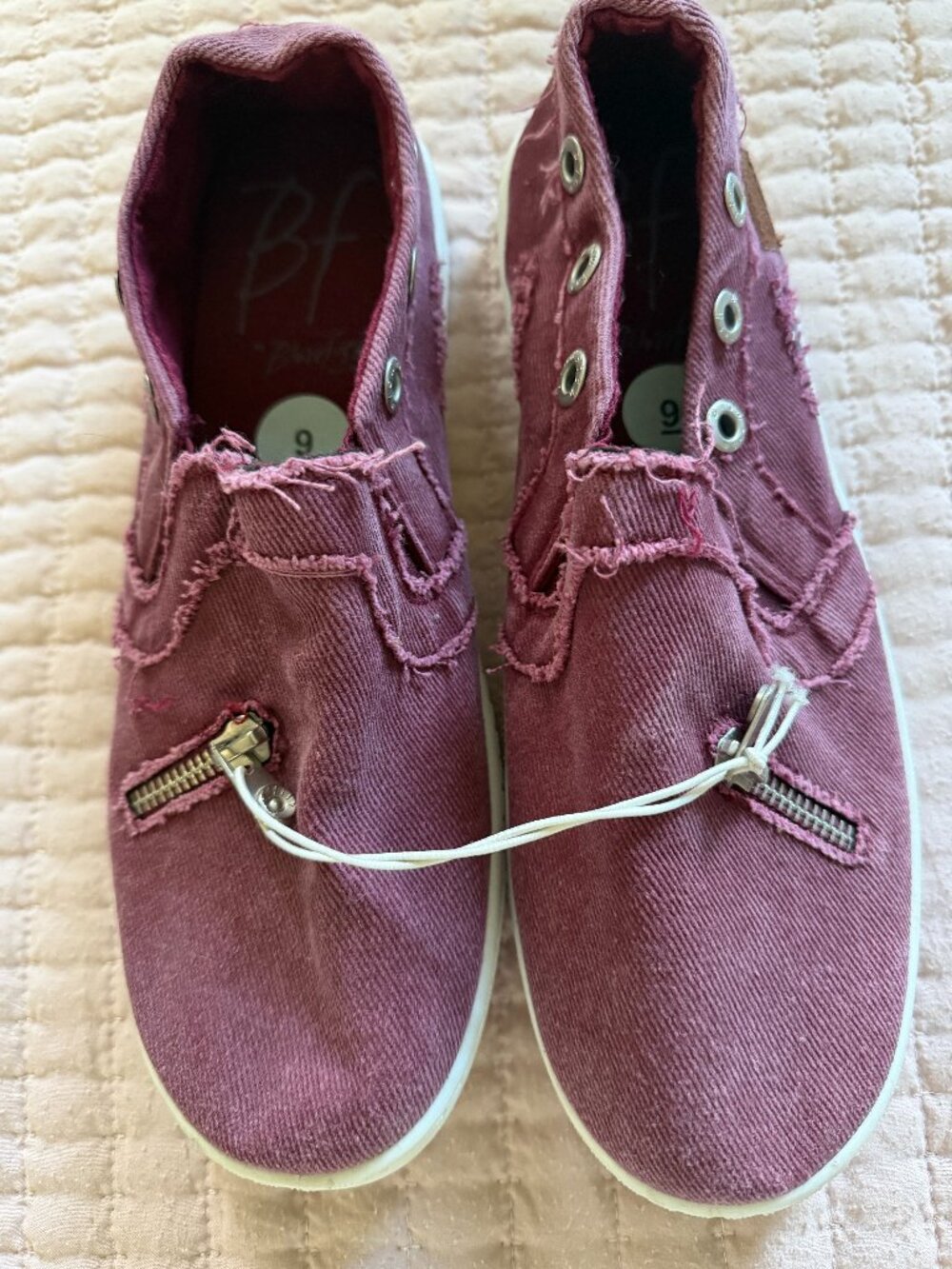 Blowfish Malibu Mariachi NEW Womens size 9 Burgundy